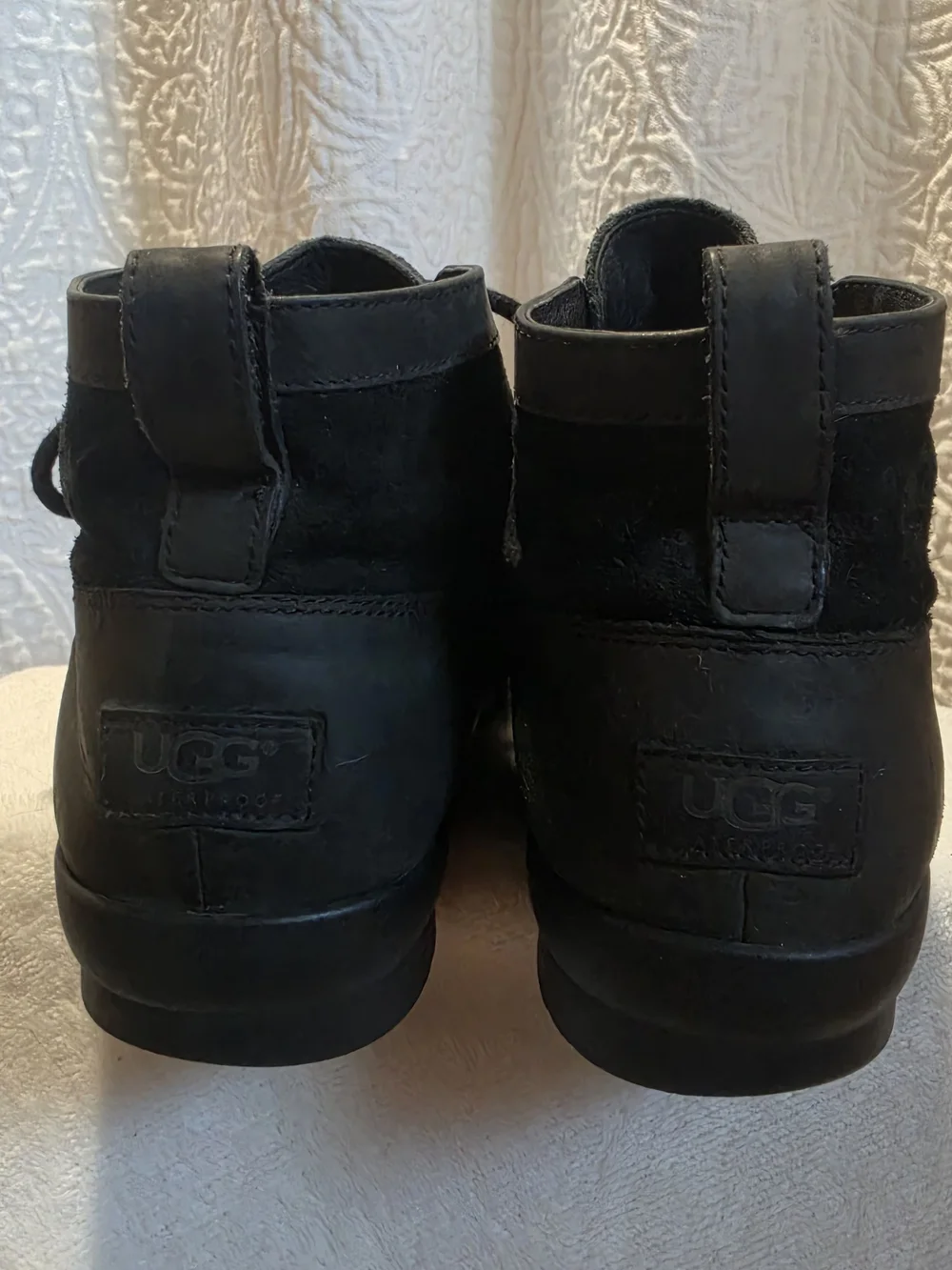 UGG Women's Heather Waterproof Duck Boot 11 Black Outdoor Nature Gorpcore